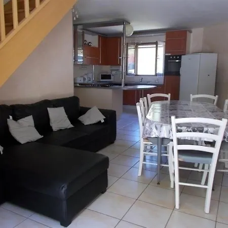 Maison Saint-pierre-colamine, 5 Pieces, 9 Personnes - Fr-1-395-10
